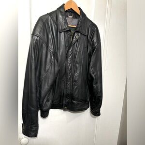 VINTAGE Danier Canada Men’s black Leather Jacket Zip Up size Medium